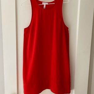 Short red dress,